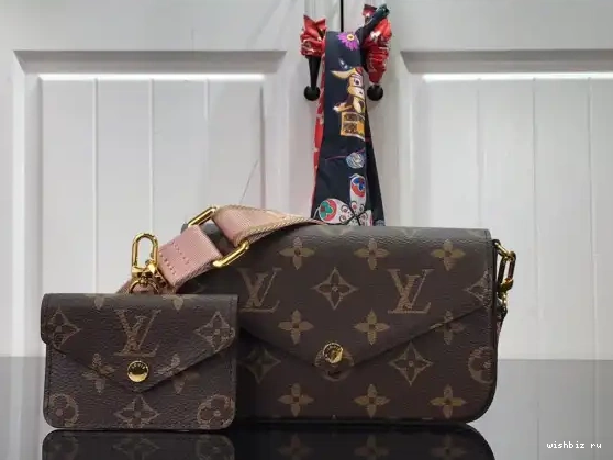 WIS GO STRAP VUITTON LOUIS FELICIE & 0421